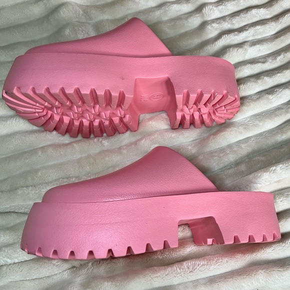 Pink Platform Clogs - Picture 4 of 9